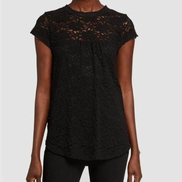 West Kei Black Soft, black lace top with lining and keyhole button on neck - Picture 1 of 3
